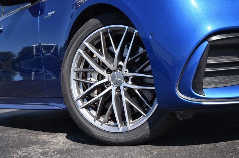 Mercedes-Benz C-Class Vehicle Image 03