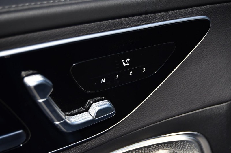 Mercedes-Benz C-Class Vehicle Image 10
