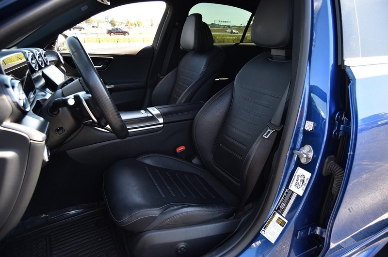 Mercedes-Benz C-Class Vehicle Image 18