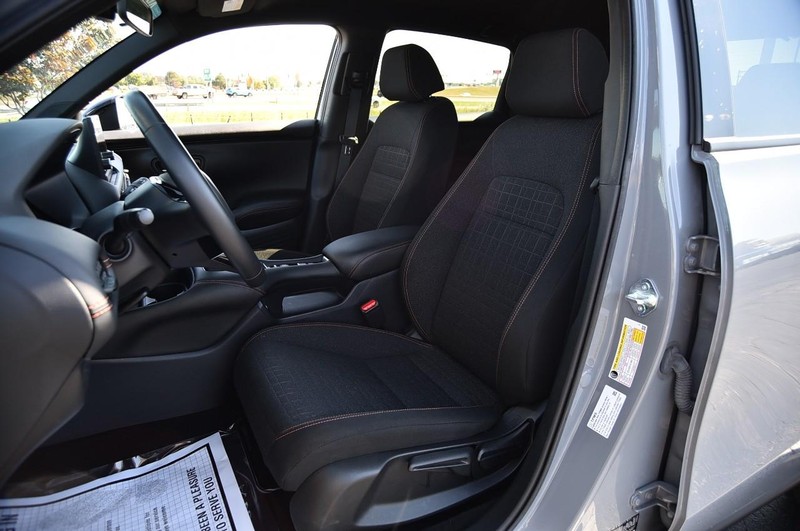 Honda HR-V Vehicle Image 18