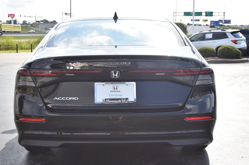 Honda Accord Sedan Vehicle Image 06