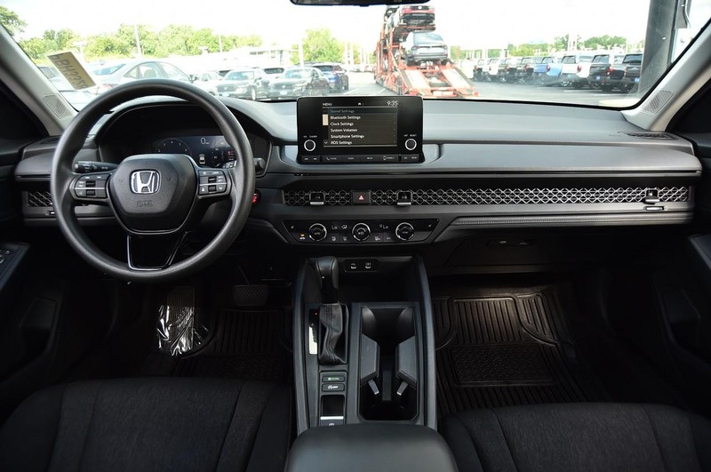 Honda Accord Sedan Vehicle Image 07