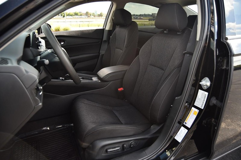 Honda Accord Sedan Vehicle Image 18