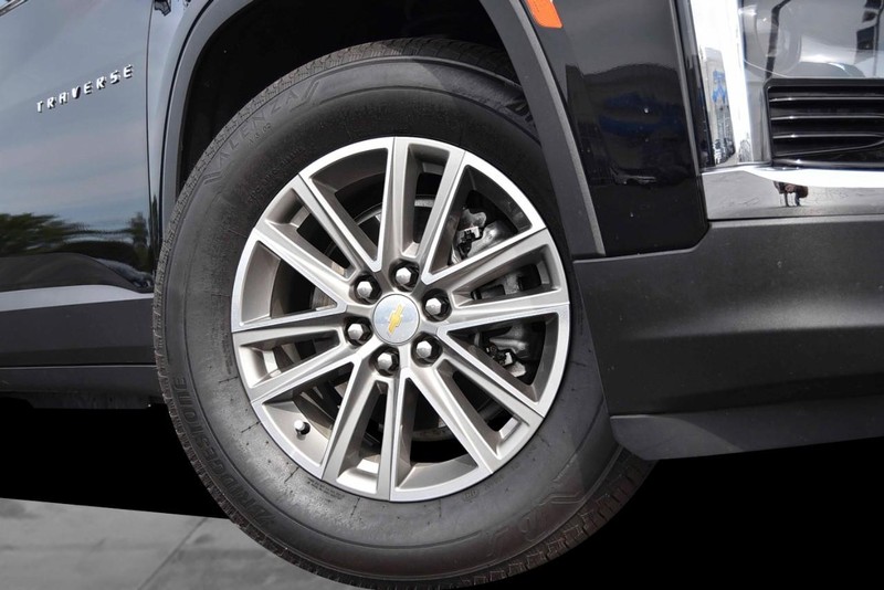 Chevrolet Traverse Limited Vehicle Image 03