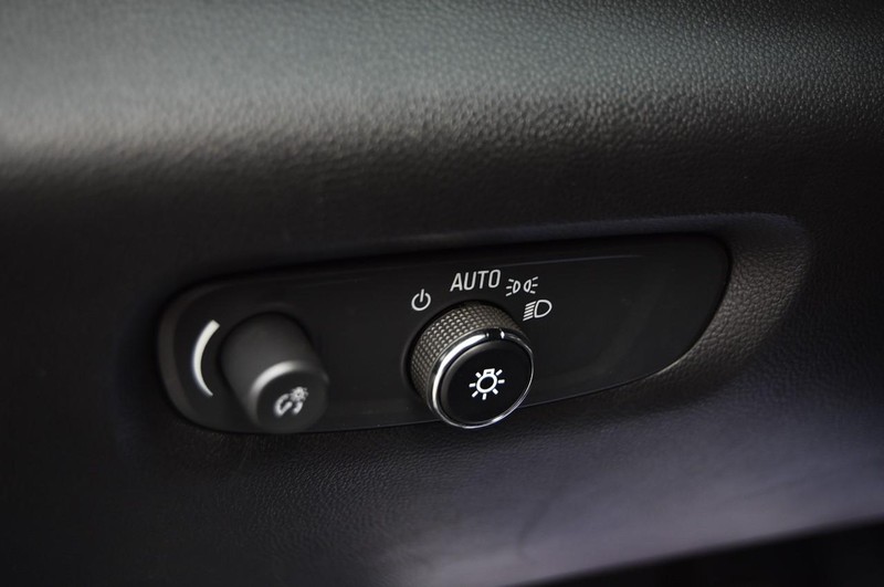 Chevrolet Traverse Limited Vehicle Image 11