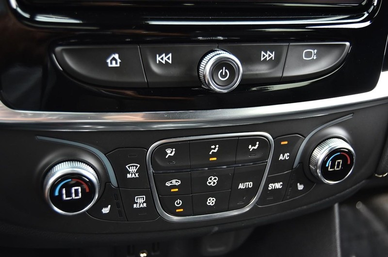 Chevrolet Traverse Limited Vehicle Image 15