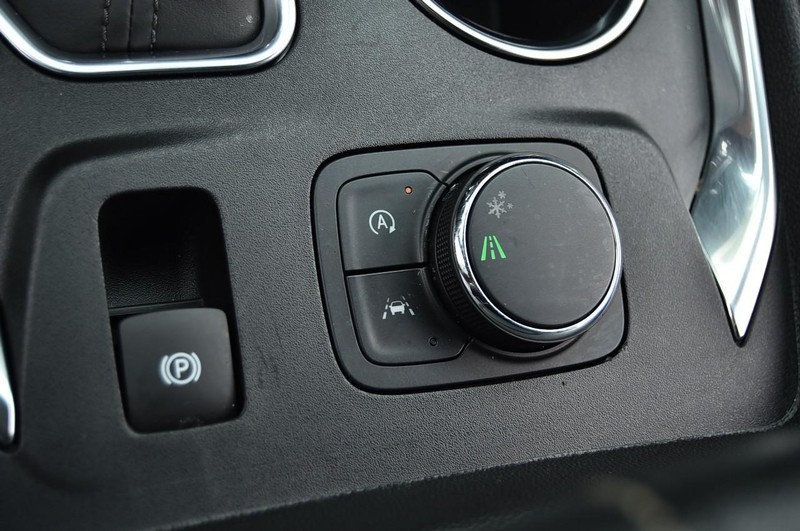 Chevrolet Traverse Limited Vehicle Image 17