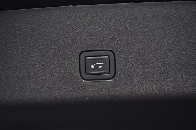 Chevrolet Traverse Limited Vehicle Image 27