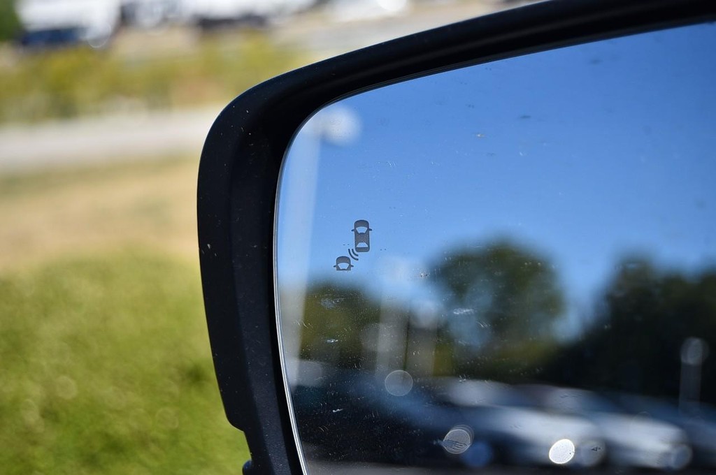 Honda Passport Vehicle Image 10