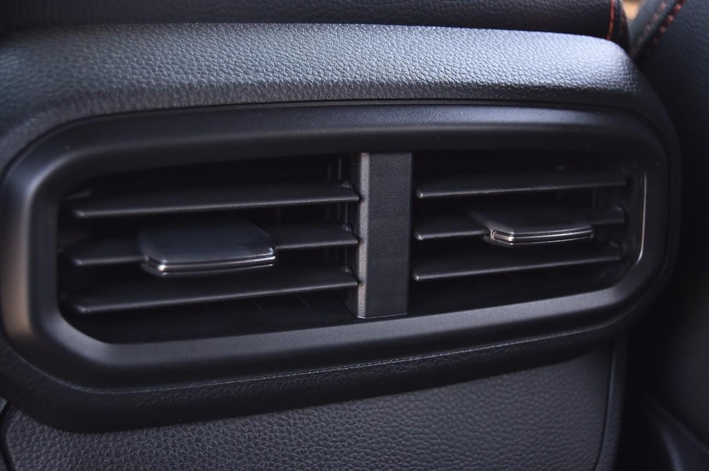 Honda Passport Vehicle Image 27