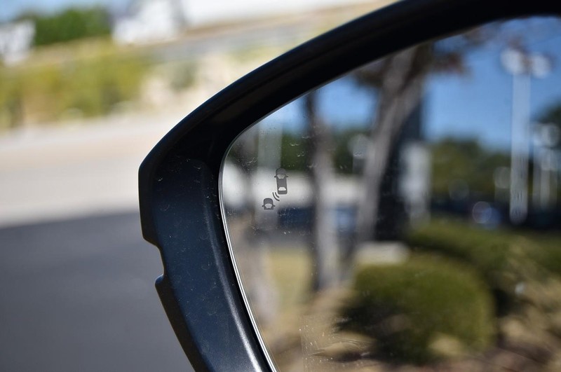 Honda Civic Sedan Hybrid Vehicle Full-screen Gallery Image 10