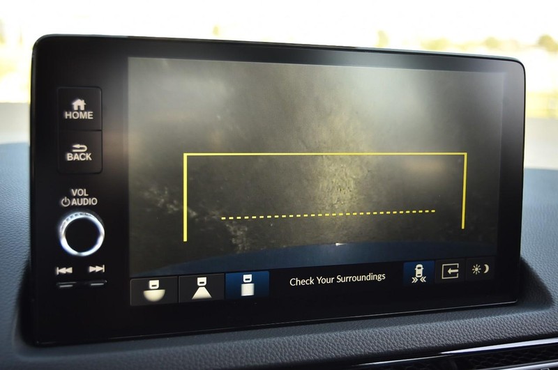 Honda Civic Sedan Hybrid Vehicle Full-screen Gallery Image 15