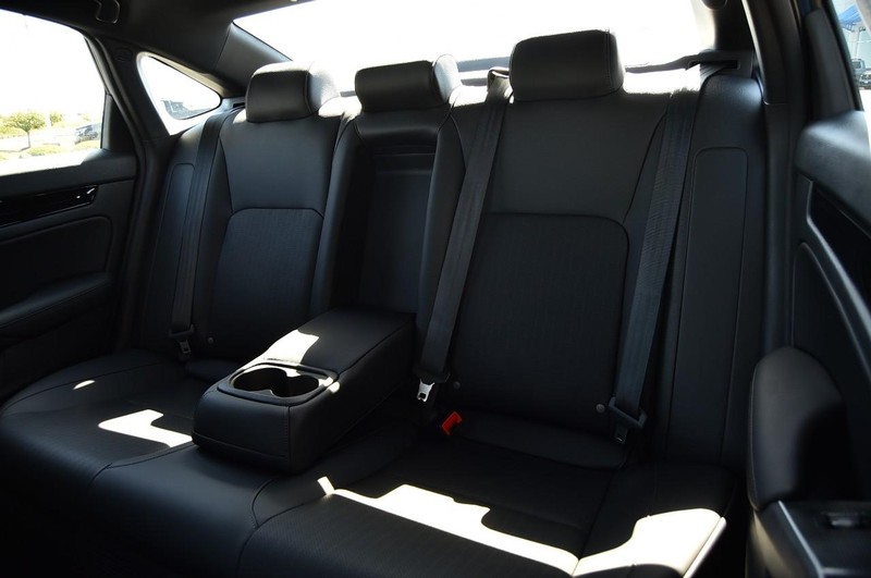 Honda Civic Sedan Hybrid Vehicle Full-screen Gallery Image 26