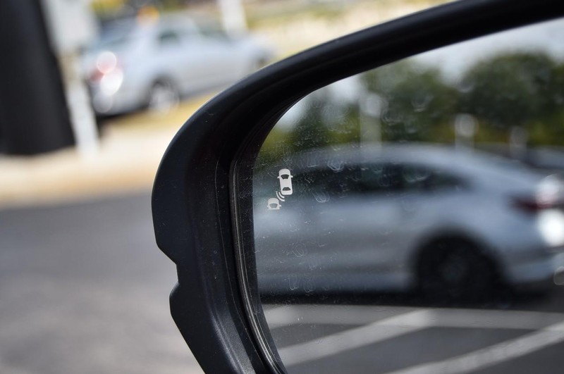 Honda HR-V Vehicle Image 09