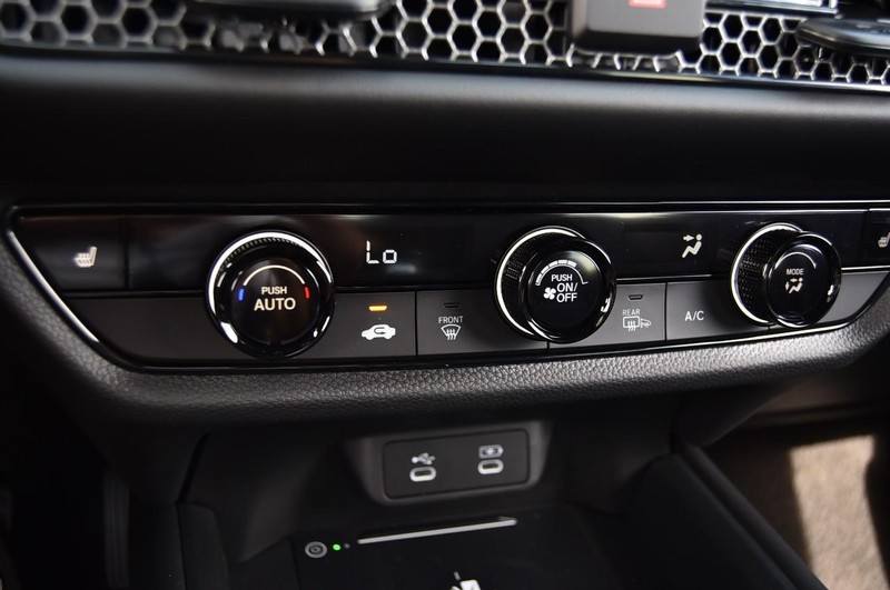 Honda HR-V Vehicle Image 16