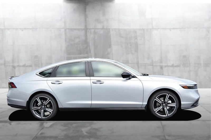 Honda Accord Hybrid Vehicle Full-screen Gallery Image 5