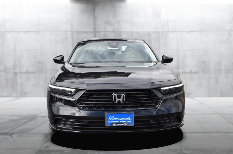 Honda Accord Hybrid Vehicle Full-screen Gallery Image 4
