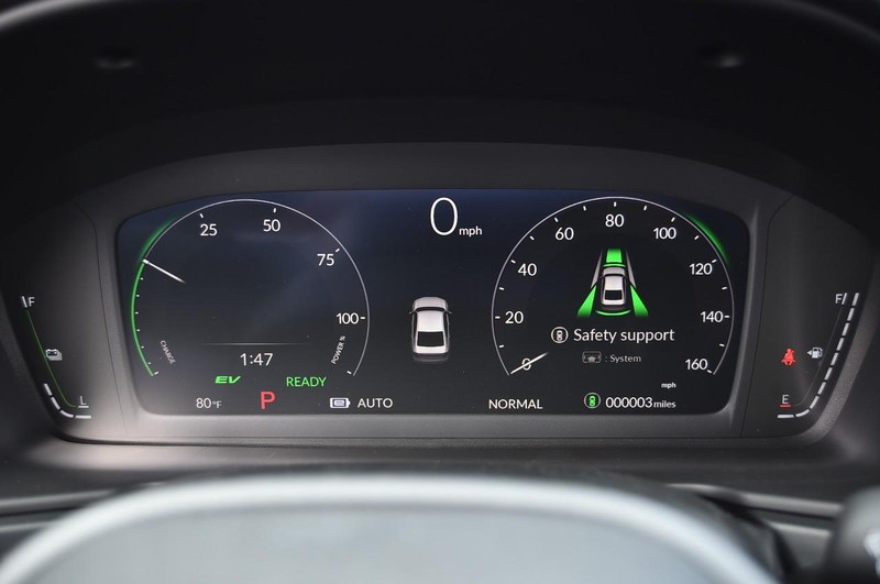 Honda Accord Hybrid Vehicle Full-screen Gallery Image 11