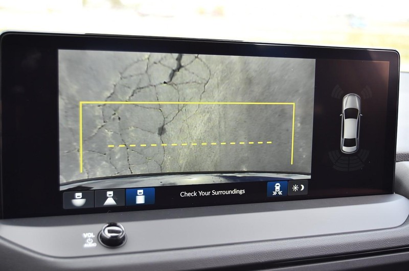 Honda Accord Hybrid Vehicle Full-screen Gallery Image 14