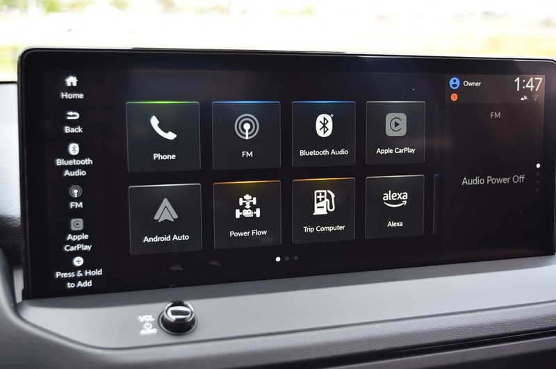 Honda Accord Hybrid Vehicle Full-screen Gallery Image 15