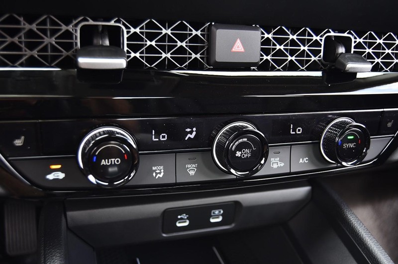 Honda Accord Hybrid Vehicle Full-screen Gallery Image 16