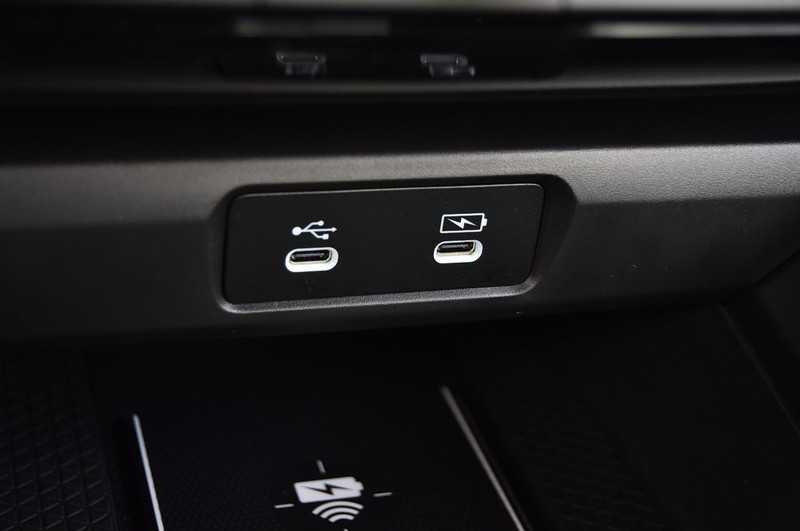 Honda Accord Hybrid Vehicle Full-screen Gallery Image 17