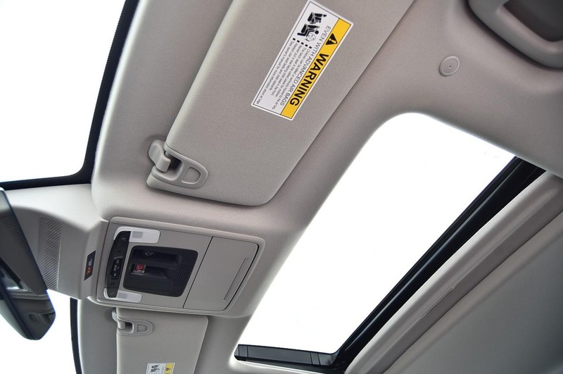 Honda Accord Hybrid Vehicle Full-screen Gallery Image 24