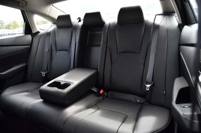 Honda Accord Hybrid Vehicle Full-screen Gallery Image 25