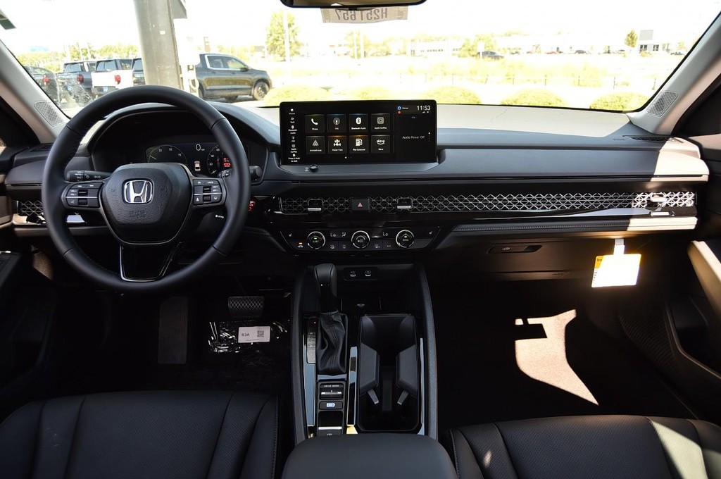 Honda Accord Hybrid Vehicle Image 07