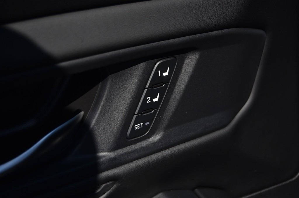 Honda Accord Hybrid Vehicle Image 09