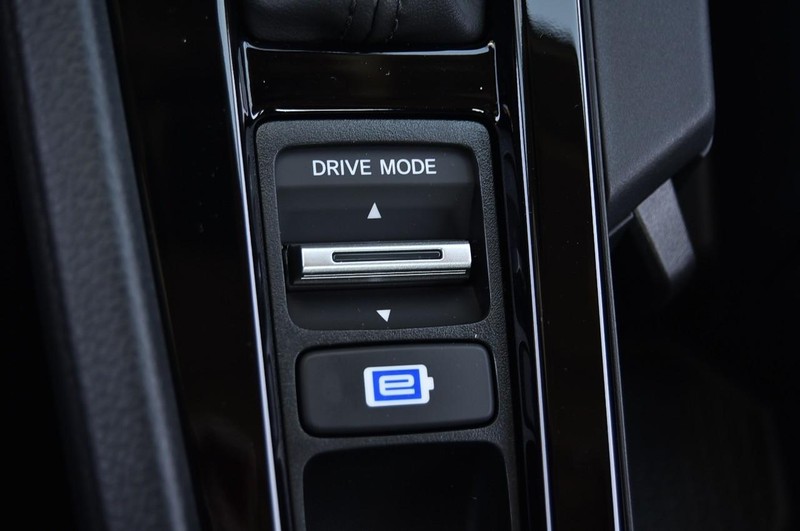 Honda Accord Hybrid Vehicle Full-screen Gallery Image 19