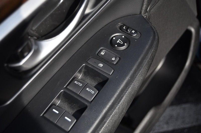 Honda CR-V Vehicle Image 08