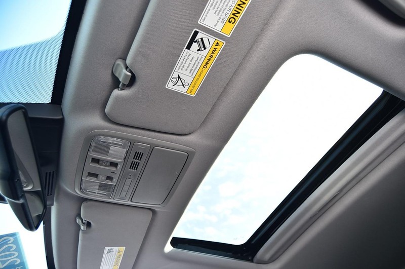 Honda CR-V Vehicle Image 24