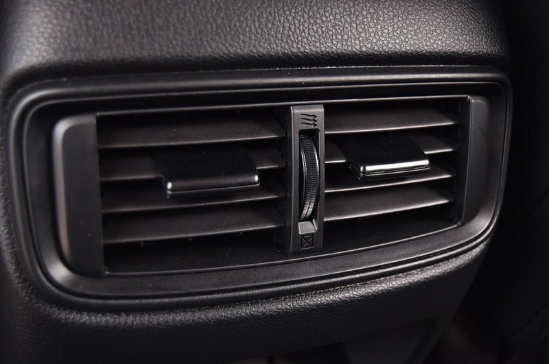 Honda CR-V Vehicle Image 26