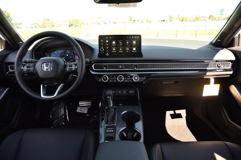 Honda Civic Sedan Hybrid Vehicle Full-screen Gallery Image 7