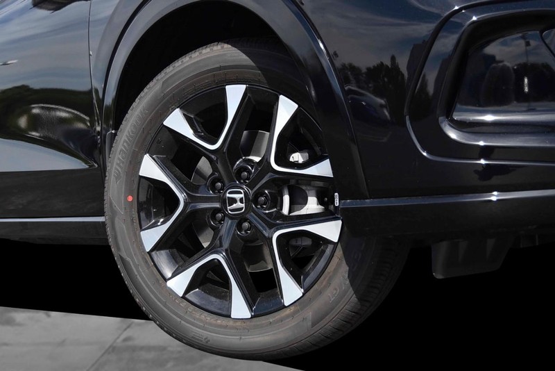 Honda HR-V Vehicle Full-screen Gallery Image 3