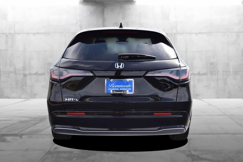 Honda HR-V Vehicle Full-screen Gallery Image 6