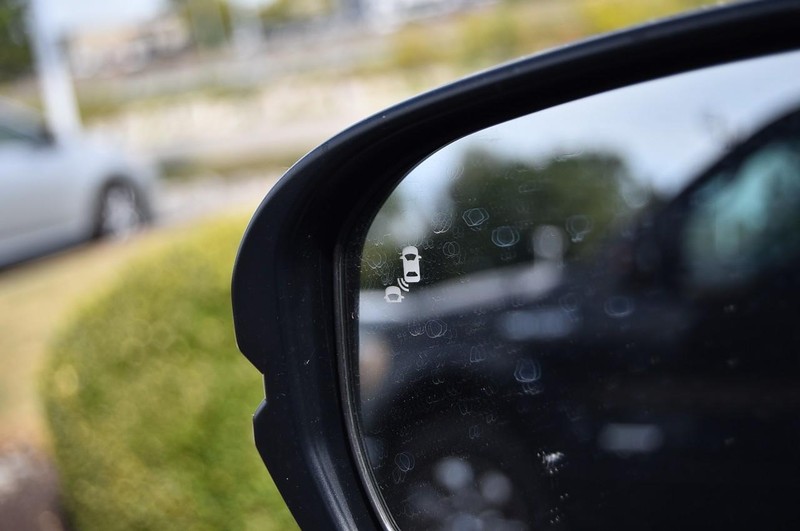 Honda HR-V Vehicle Full-screen Gallery Image 9