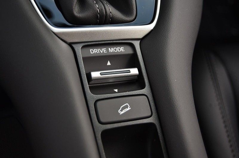 Honda HR-V Vehicle Full-screen Gallery Image 18