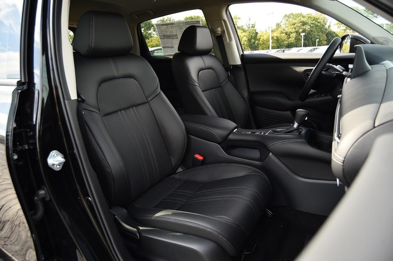 Honda HR-V Vehicle Full-screen Gallery Image 23