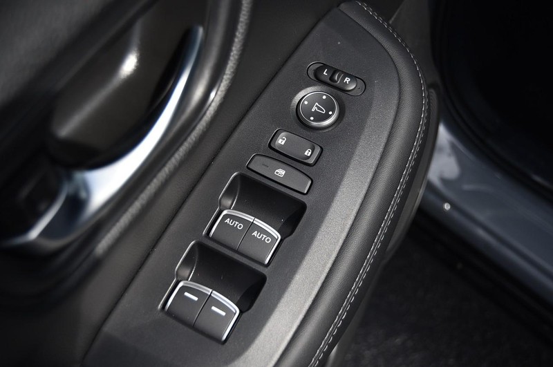 Honda HR-V Vehicle Full-screen Gallery Image 8