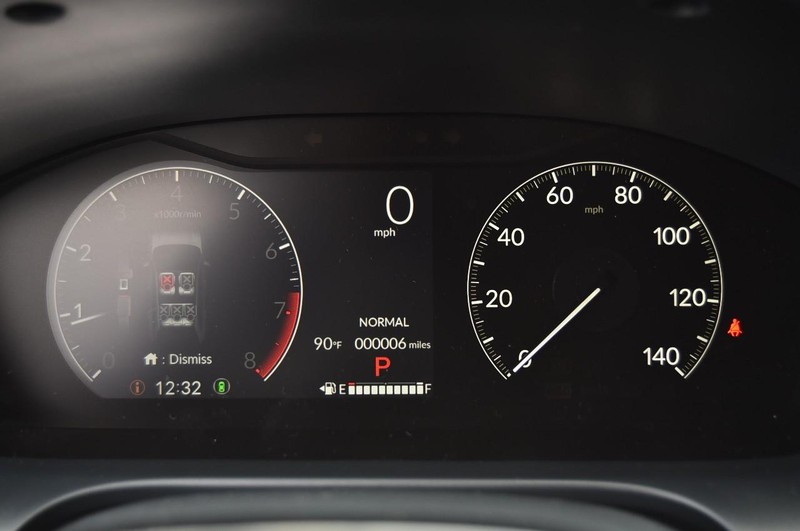 Honda HR-V Vehicle Full-screen Gallery Image 11