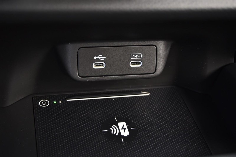 Honda HR-V Vehicle Full-screen Gallery Image 17