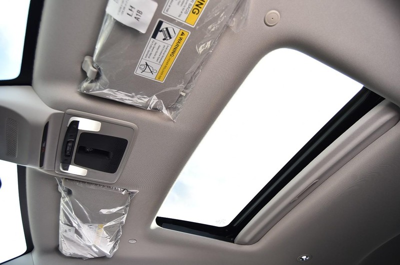 Honda HR-V Vehicle Full-screen Gallery Image 24