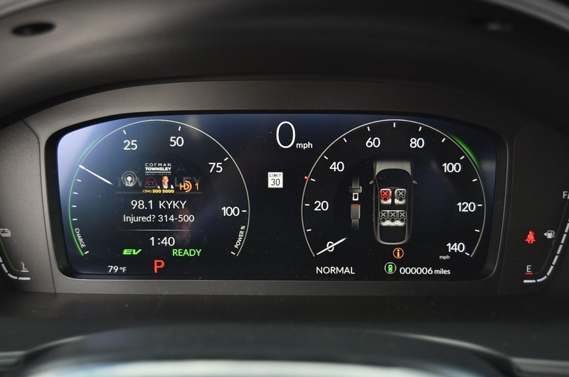 Honda Civic Hatchback Hybrid Vehicle Image 11