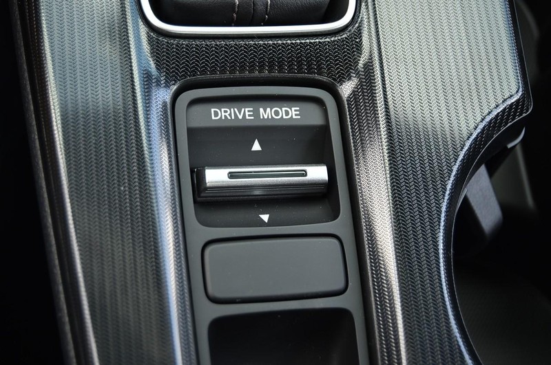 Honda Civic Hatchback Hybrid Vehicle Image 19