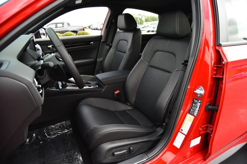 Honda Civic Hatchback Hybrid Vehicle Image 22