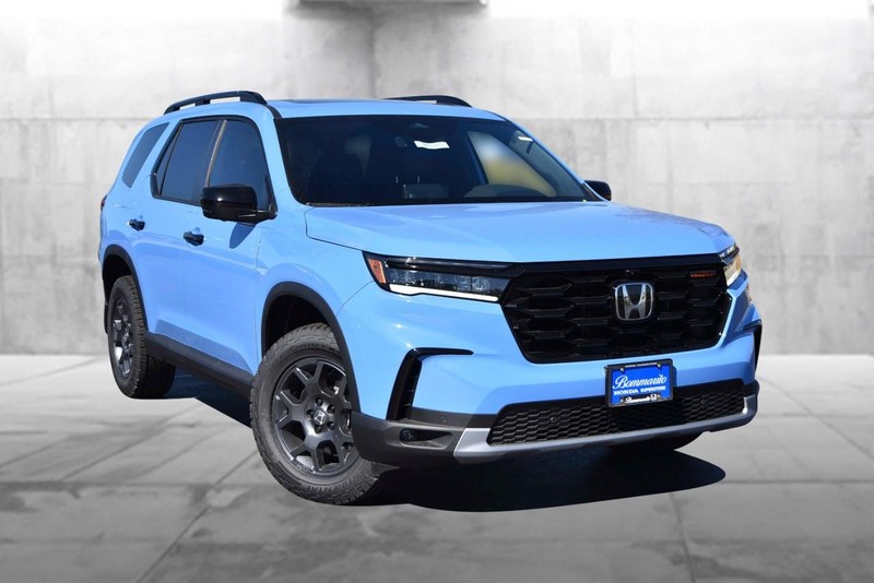 Honda Pilot Vehicle Full-screen Gallery Image 2