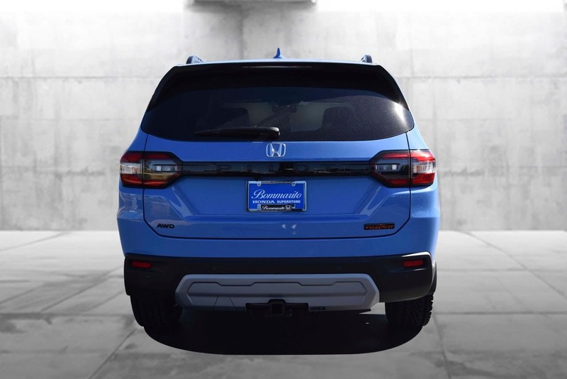 Honda Pilot Vehicle Full-screen Gallery Image 6