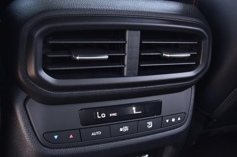 Honda Pilot Vehicle Full-screen Gallery Image 28